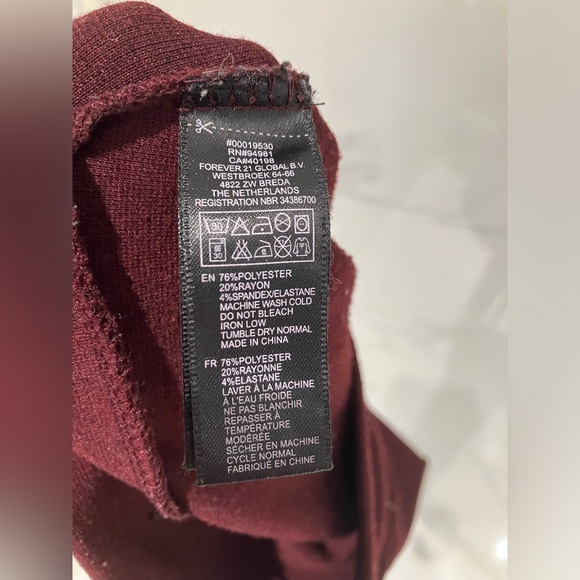 Burgundy Bodycon Stretchy Skirt - Size Small - Picture 3 of 3